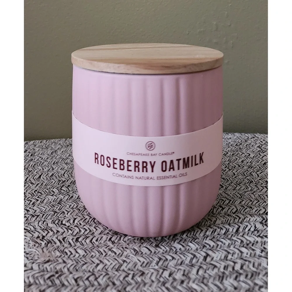 Chesapeake Bay Candle Roseberry Oatmilk Pink Jar Wood Lid Essential Oils